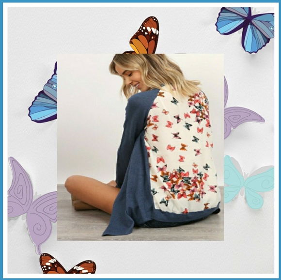 🦋Navy cardigans w/butterfly print - Picture 2 of 2